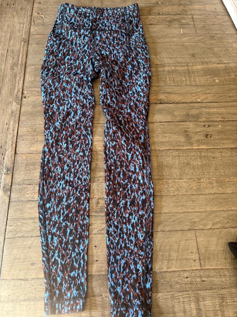 Lululemon Size 2 Blue, Black, Brown Leopard Print Leggings